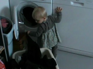 Maëlia en plein boulot !!! mdr =)