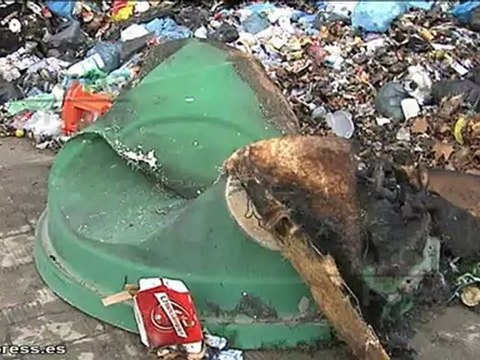 Vecinos dicen que antidisturbios lanzaron bolas de goma