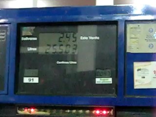 O preço inacreditável da gasolina na Venezuela... só visto