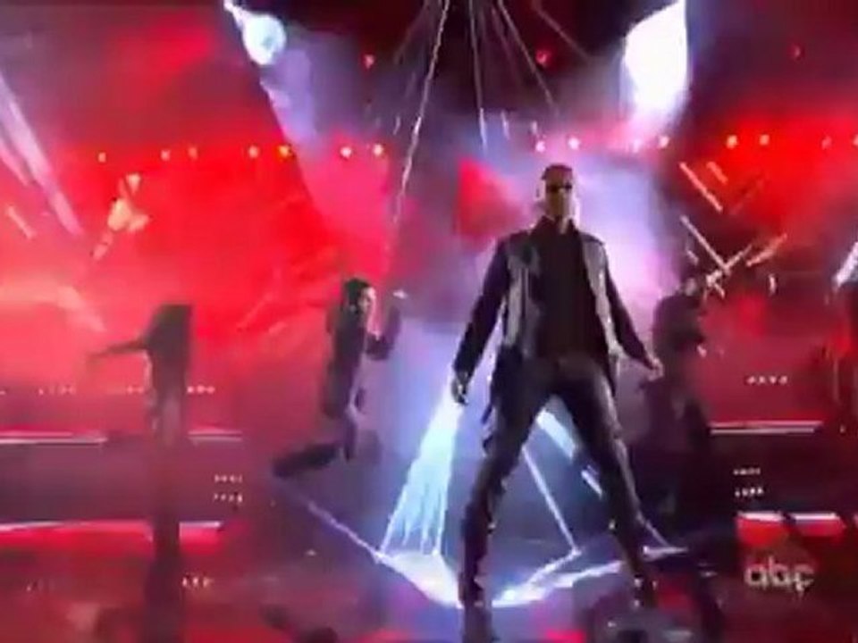 Usher - Medley  (American Music Awards 2012 ) + download HD