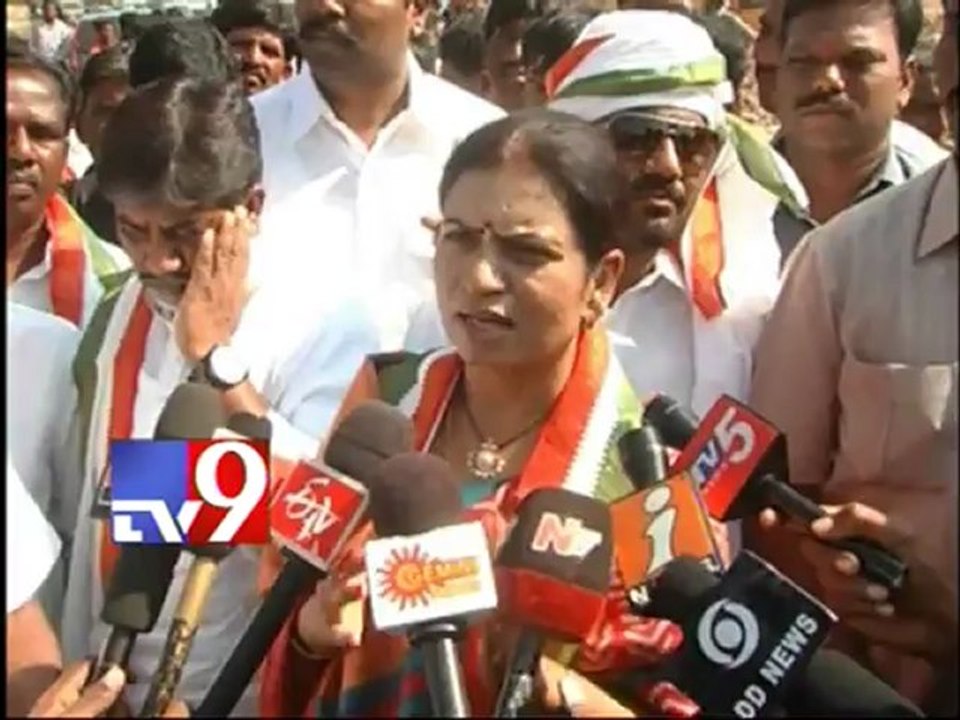 Raghuveera & D.K Aruna padayatra - kurnool