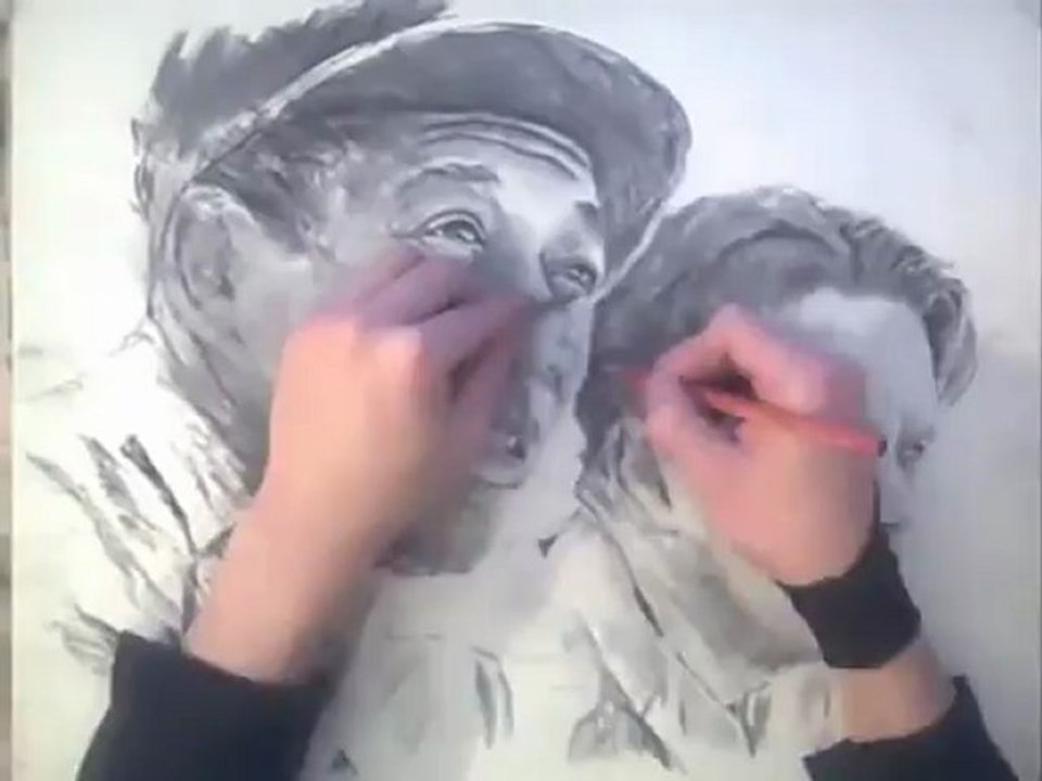 TWO HANDED DRAWING practice run - TheportraitArt - YouTube