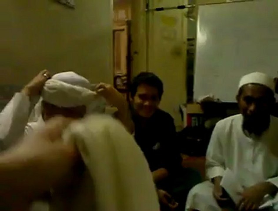 Videos posted by Tengku Ahmad Saufie- Penyampaian Musalsal Imamah Sheikh al-Musnid Sidi Yasin al-Fadani [HQ]