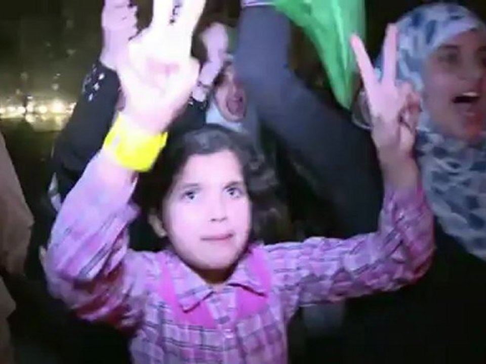 احتفالات ب "الانتصار" بعد دخول التهدئة حيز التنفيذ في غزة