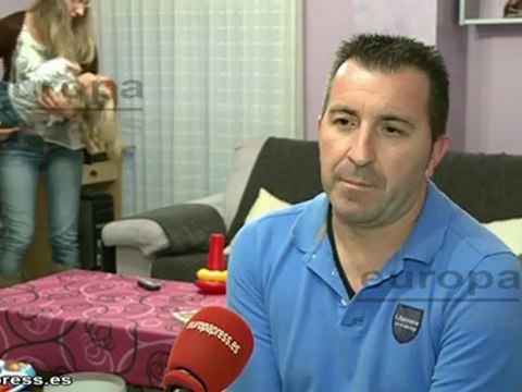 Piden ayuda para tratar enfermedad rara de su hija