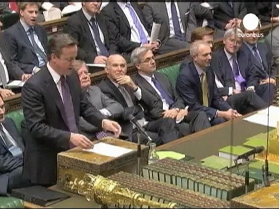 Cameron plays hard over EU budget