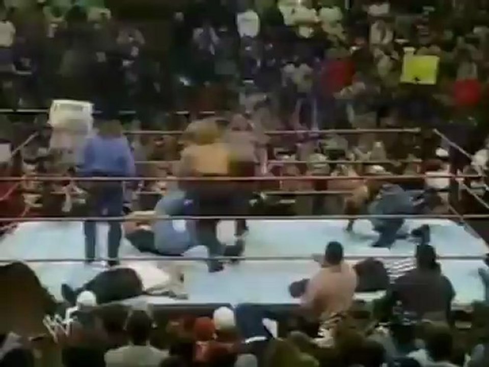 Shawn Michaels Hits The Sweet Chin Music on Stone Cold Steve Austin