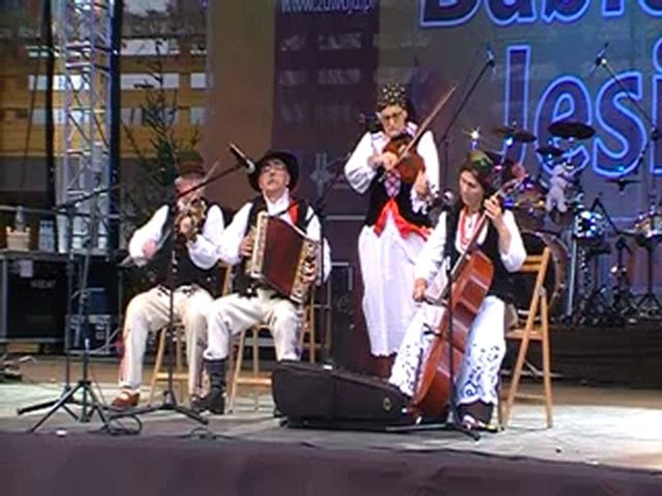 Występ KUSICA – Kapeli Ludowej ze Zembrzyc reprezentujący Gminę Zembrzyce