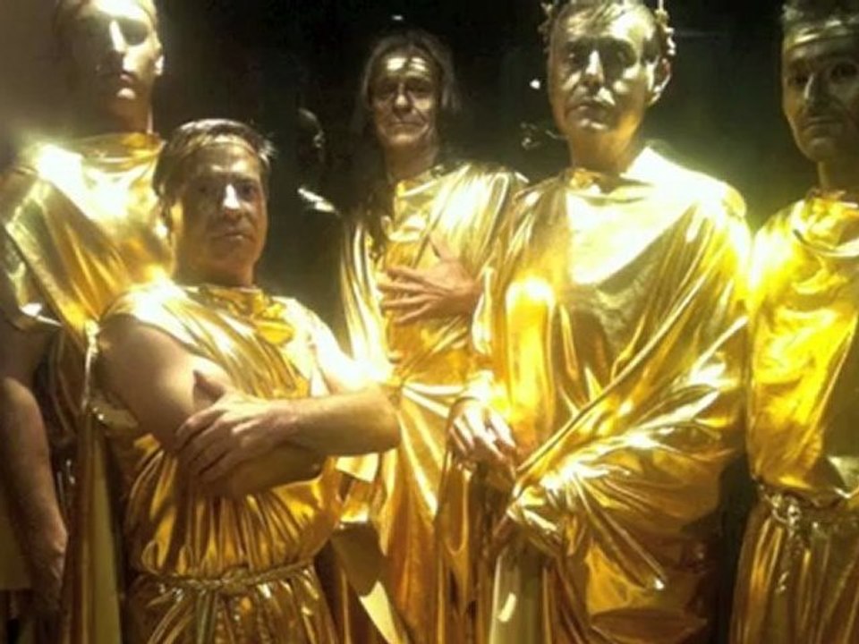 statues vivantes statue animation statue homme et femme