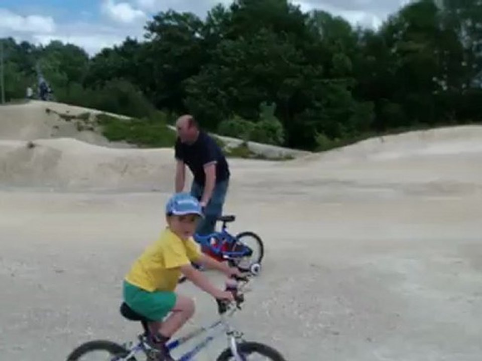 LE BMX POUR PETITS VELOS ET GRANDS  GARCONS !!!