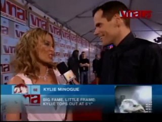 Kylie Minogue red carpet  Interview VMA 2002