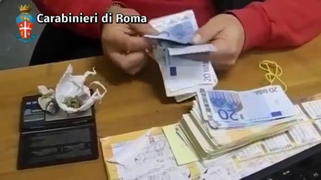 Roma - Sequestrato 1 kg di stupefacenti tra cocaina e hashish (20.11.12)