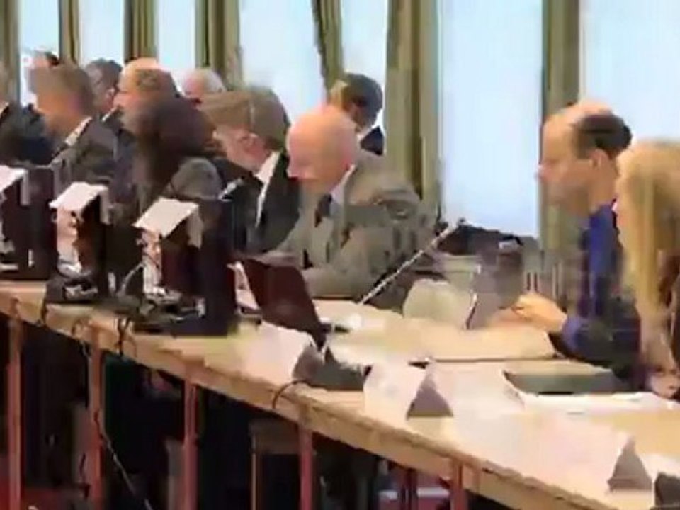 Streit um das neue Extremismuszentrum | Politik direkt