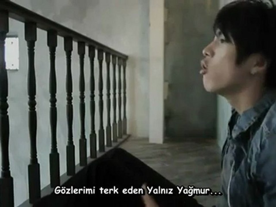 Yalnız Yağmur [TR Altyazılı]