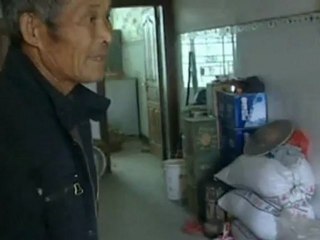 Motorway built around home in China