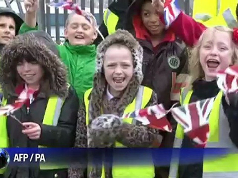 La reine Elizabeth II découvre les joies du camping-car