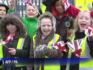 La reine Elizabeth II découvre les joies du camping-car