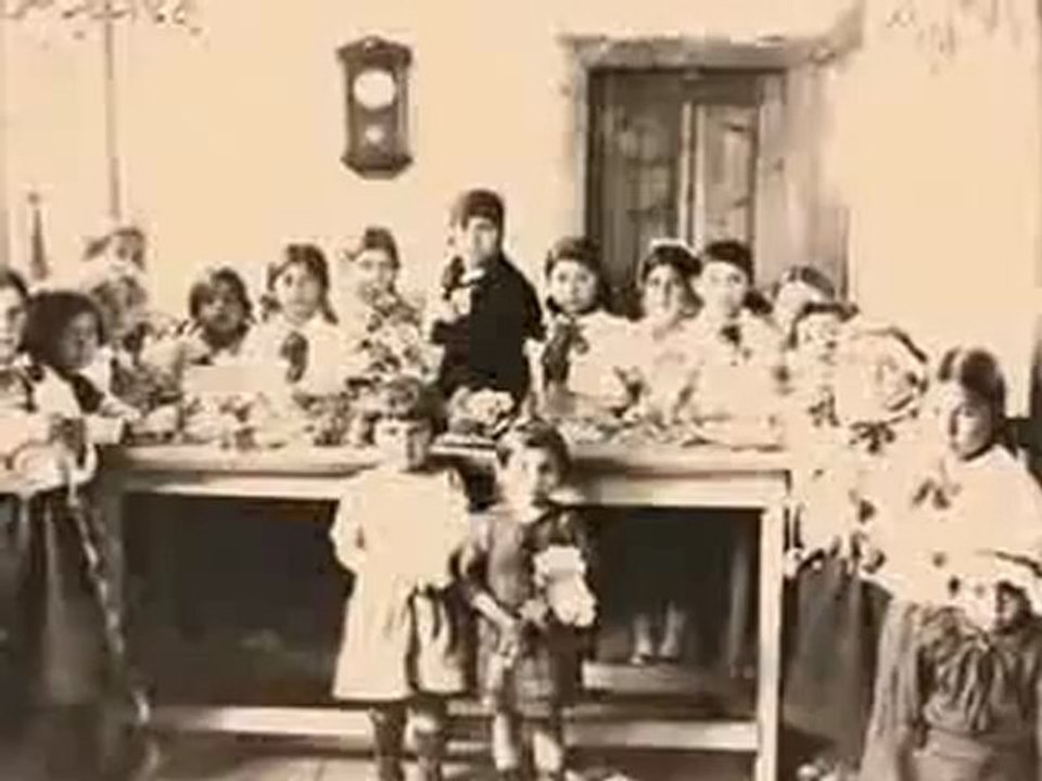 "DÜNYANIN BÜTÜN ÇİÇEKLERİ " Tüm öğretmenlerin öğretmenler günü kutlu olsun.