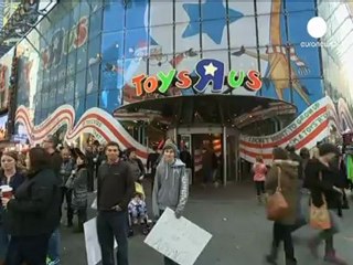 Los trabajadores de Walmart protestan en el tradicional...