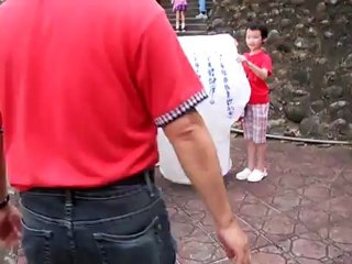 Lancement d'une lanterne a Pingxi (Taiwan)