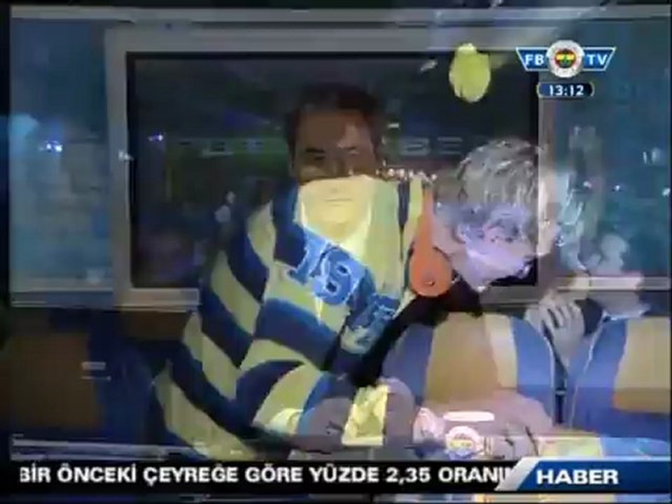 GANGNAM STYLE - DIRK KUYT & GÖKHAN GÖNÜL - FB TV