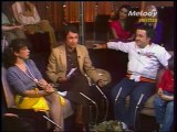 Coluche (79) discute -Gotainer chante 