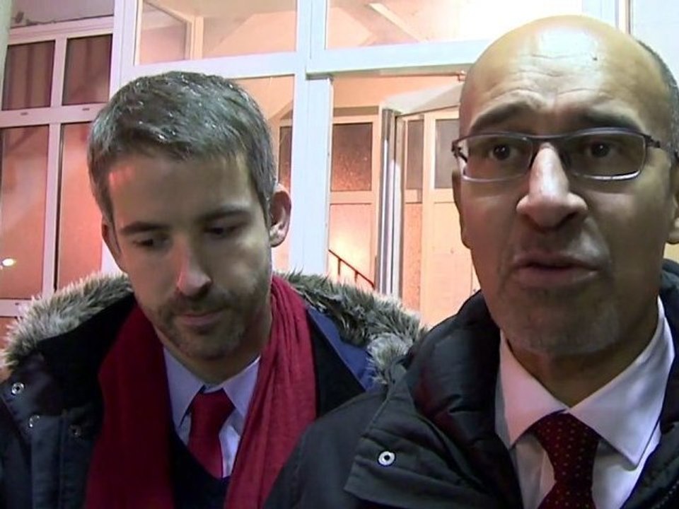 Législative partielle: Harlem Désir en porte-à-porte à Châtenay-Malabry pour soutenir Julien Landfried