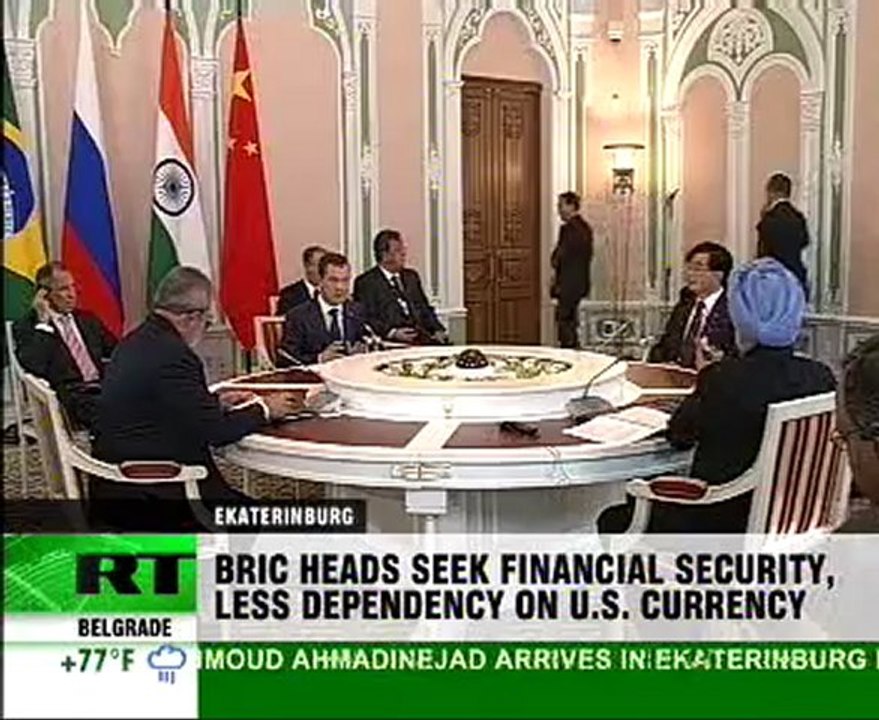 Medvedev calls for use of national currencies in trade