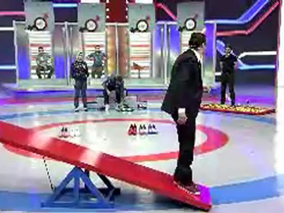 Erkekler topuklu ayakkabıyla işte böyle düştüler!