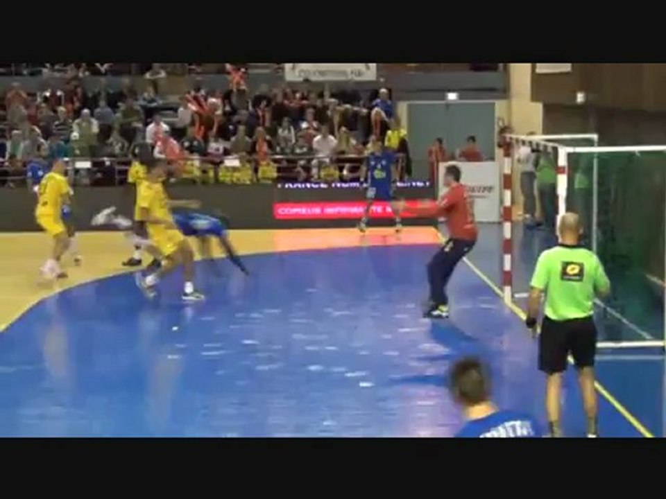 Olivier Nyokas vs Tremblay le 25-11-2012