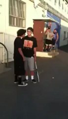 K.O par une batte de base-ball en plein visage