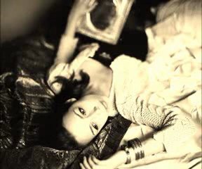 Kahraman Tazeoğlu          " Her insan izlemek ister; uğruna bir ölümü  "