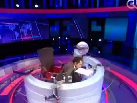 بداية نارية لباسم يوسف يسخر من قناته ويمسخر لميس وخيري