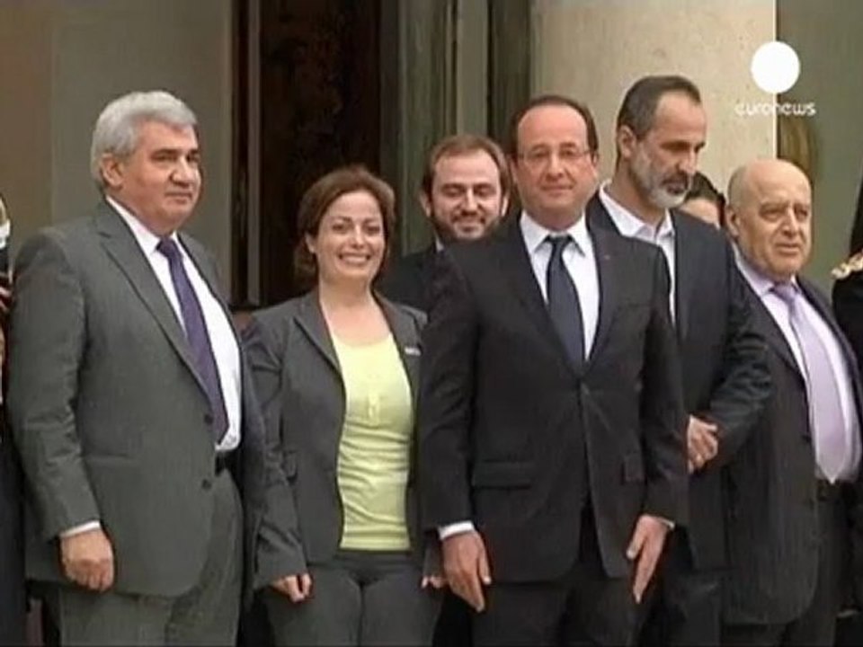 Syrian rebels claim helicopter base near Damascus