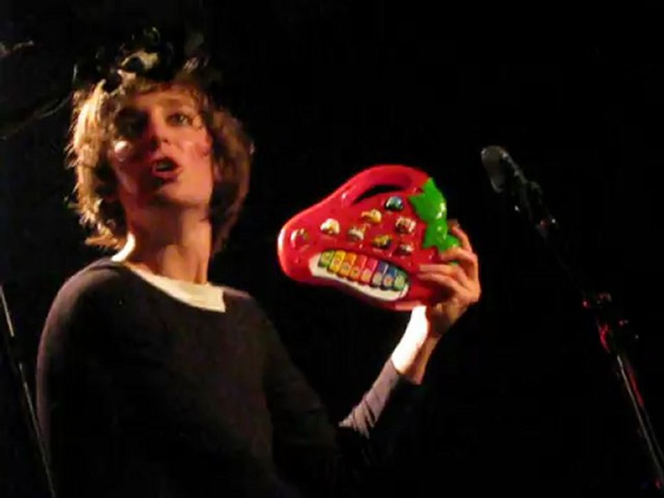 Lior Shoov chante à A Thou Bout d'Chant, Lyon, novembre 2012