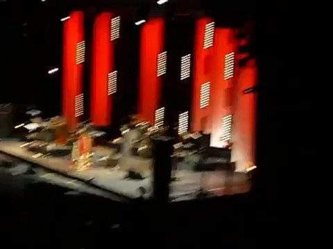 SaRun presenting prize to winners