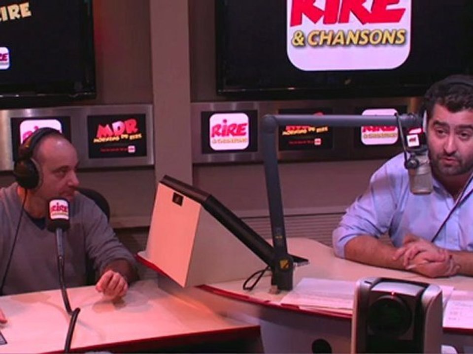 Didier Deschamps répond aux questions avec tacle ou marque sur Rire & Chansons