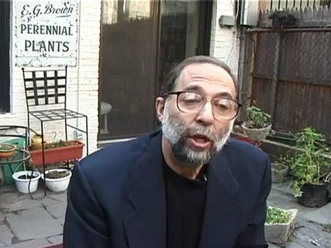 Камни, закрывающие вход