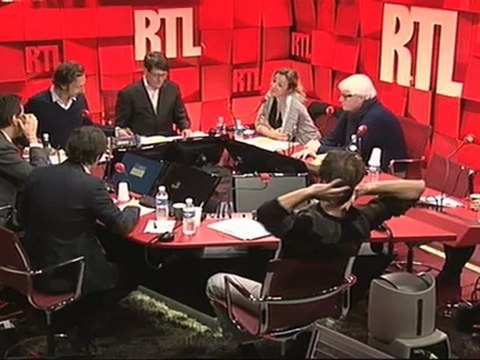 Laurent Gerra: Les rumeurs du net du 26/11/2012 dans A La Bonne Heure