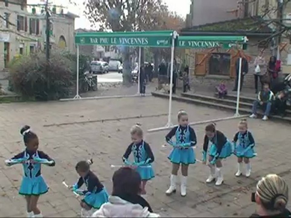 Les majorettes de l'isle d'abeau débutantes Cathy
