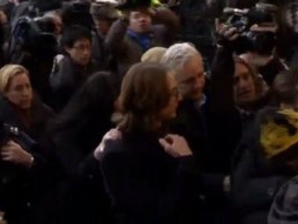 Arrivée de Julian Assange au tribunal