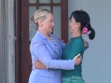 La rencontre de Clinton et Suu Kyi