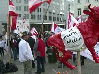 Les producteurs de lait envahissent Bruxelles avec 800 tracteurs