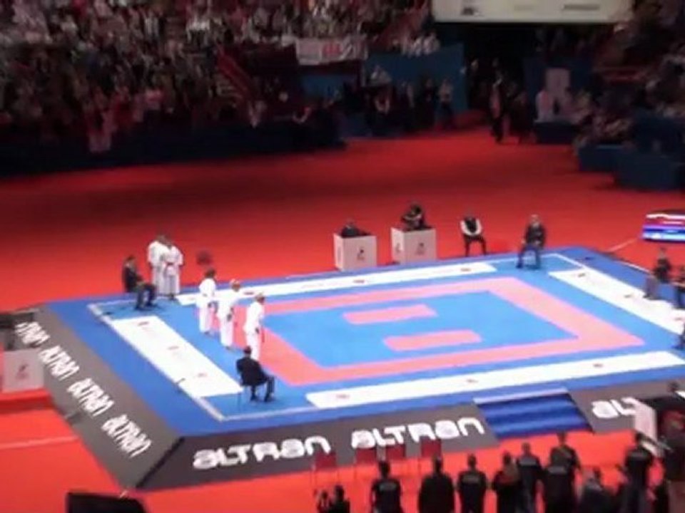 kata et bunkai equipe de France féminine - Championnats du monde de karate Paris 2012