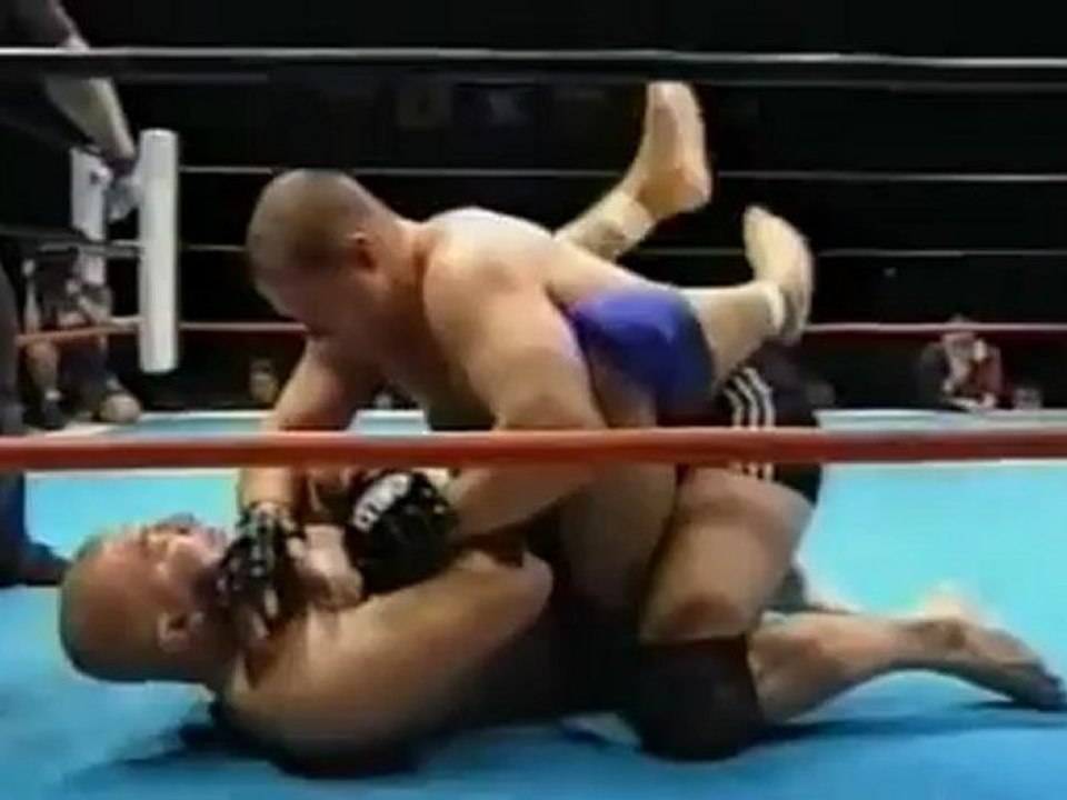 010 - Fedor Emelianenko Vs Lee Hasdell - RINGS - 21-12-2001