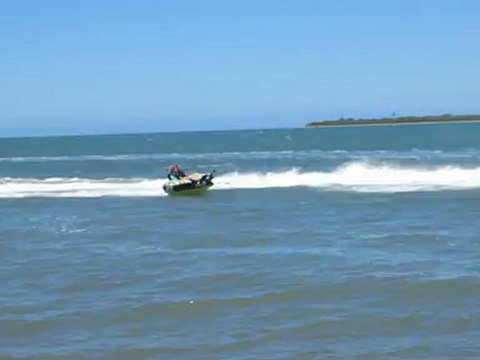bouée tractée par jet ski - plage de Tangadiou
