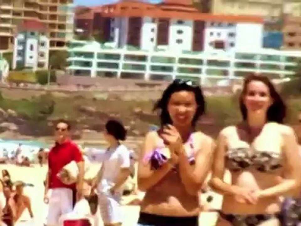 HILARIOUS Flash Mob On Bondi Beach [ORIGINAL]