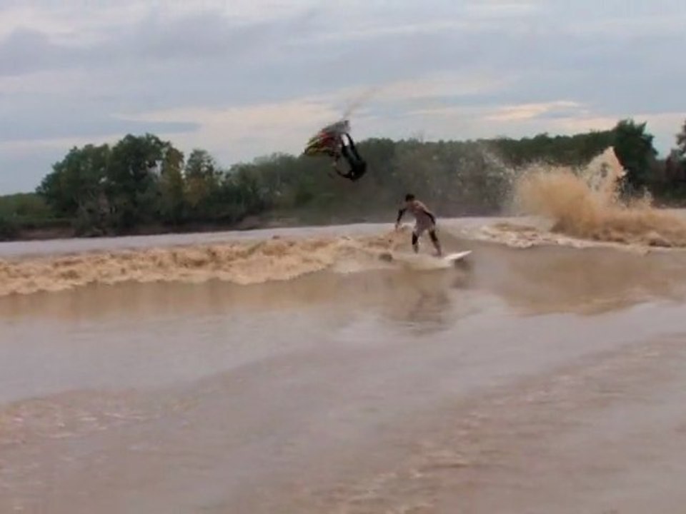Surf On A RIver II - Extreme Jet FreeRide & Surf - Mascaret 2012