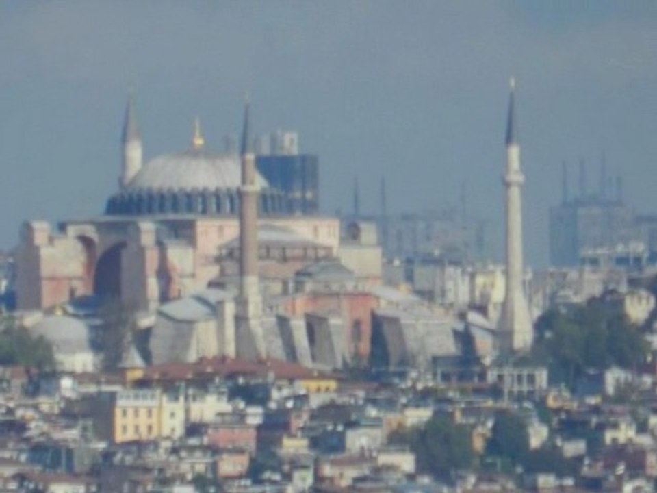 Reisebüro Fella Hammelburg http://www.VIP-Reisen.de oder http://www.Kreuzfahrt4you.de Video Urlaubsvideo Wir sind für Sie von 9.-18.30 Uhr unter 09732-2600 zu erreichen und ab 18.30 Uhr unter Handy D1 0171-2731400 Hubert Fella TUI TRAVELStar Reisebüro Fel