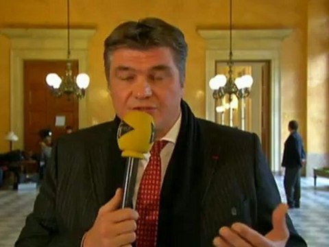 UMP : Nicolas Sarkozy s'en mêle